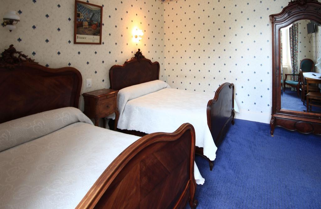 Hotel Du Berry Aigurande Habitación foto